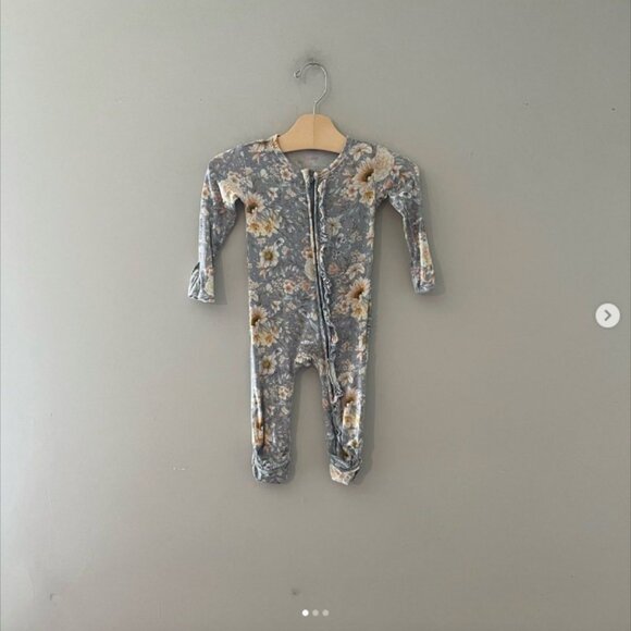 ADD ON FOR $25 Gigi and Max Bamboo‎ Zippy 18M H&M Jamie Kay - Picture 1 of 3